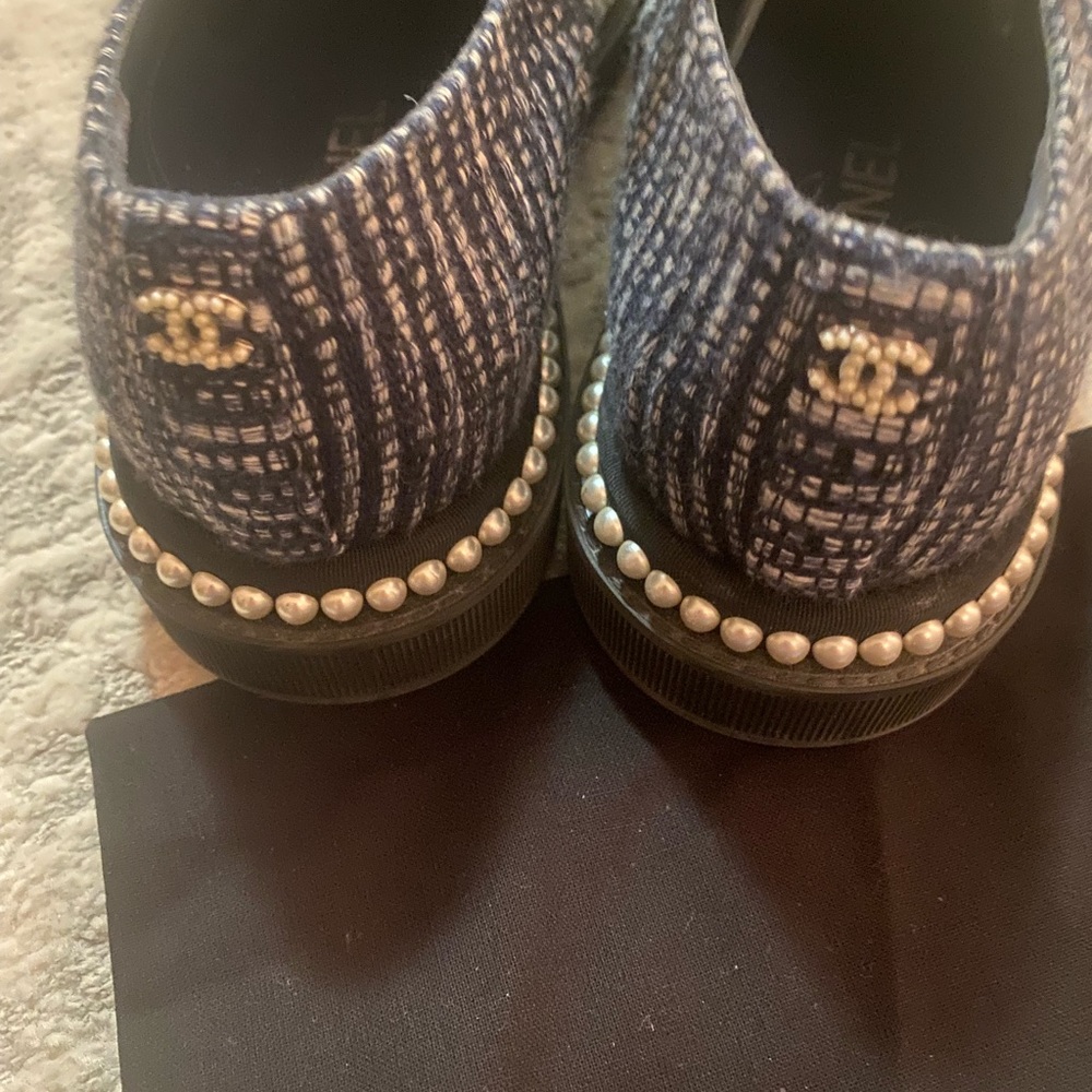 Chanel lace up tweed sneakers - Picture 10 of 10